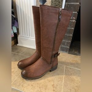 Eva And Zoe. Alexi brown boots. Brand new